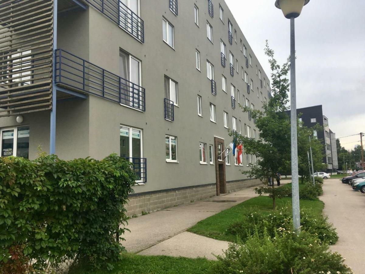 Apartment Near Centre Tartu Exterior foto